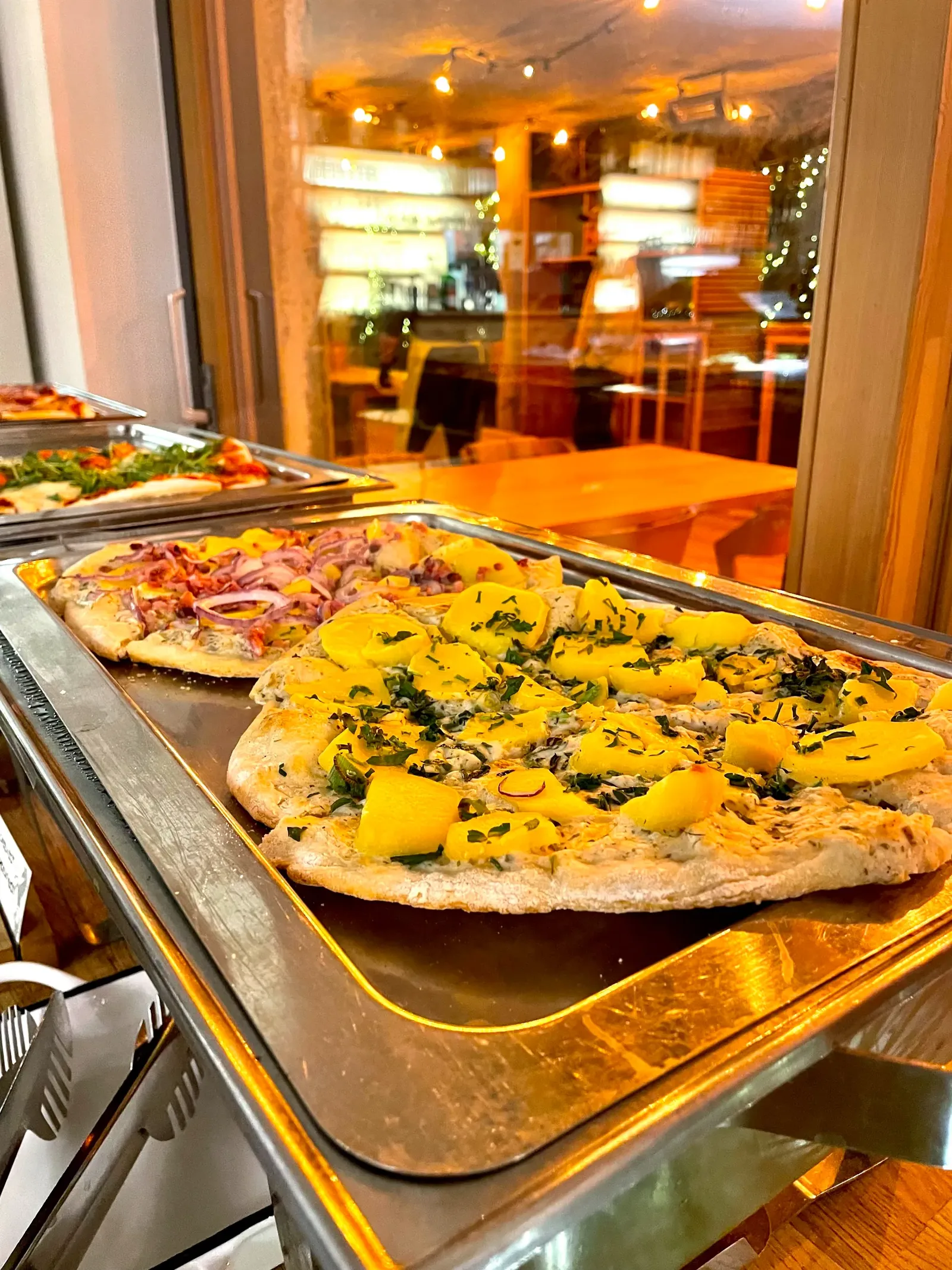 Vista: buffet di Dinnete